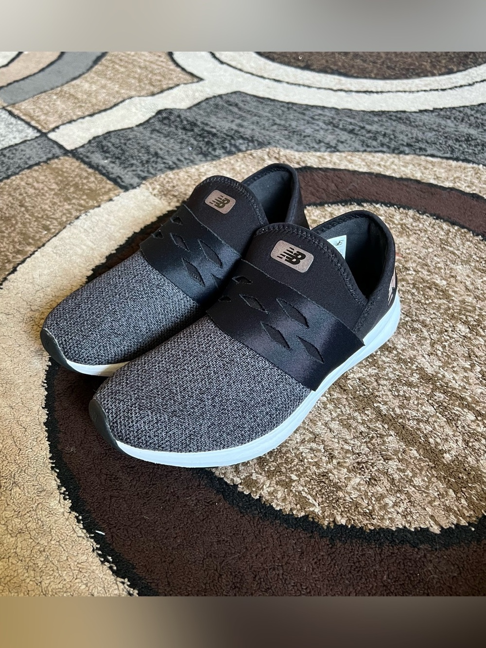 Women’s tNew Balance  Slip-on Sneakers Size 8